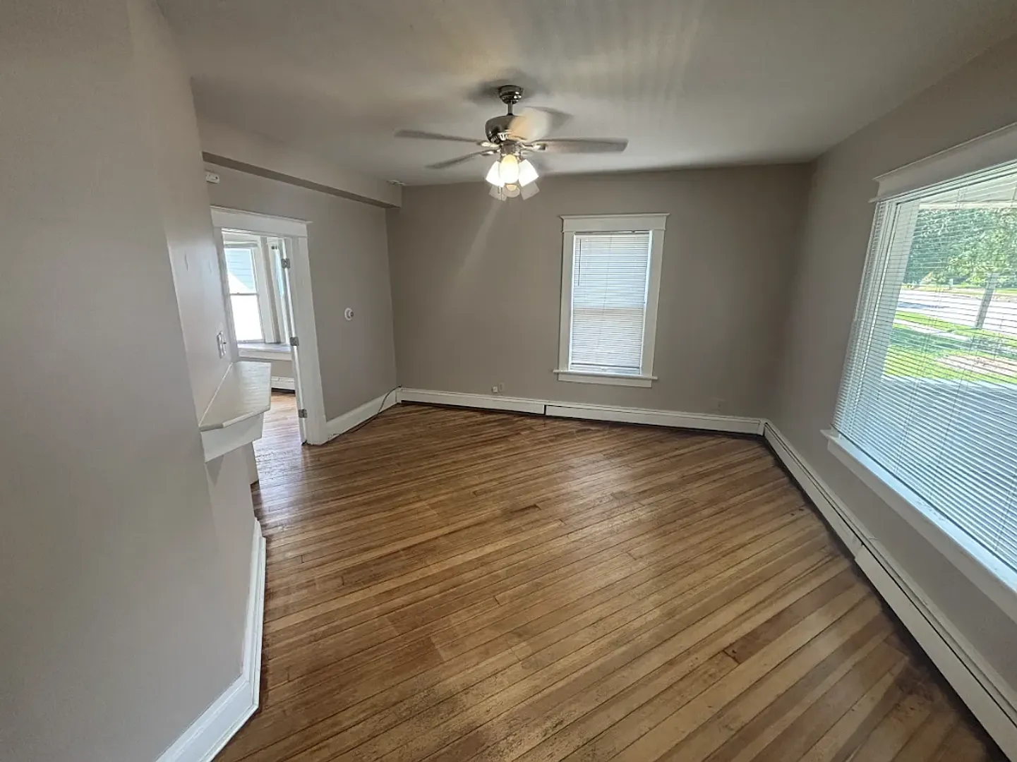 Available August 1st, 4 bedroom, 2 bathroom, Off Street Parking Included! — Photo 3