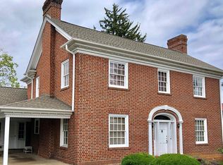 107 W Main St, Abingdon, VA 24210