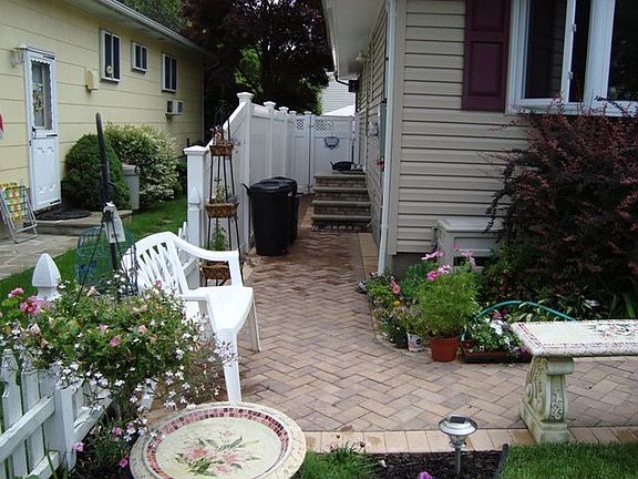 3rd image of 152 Central Ave
