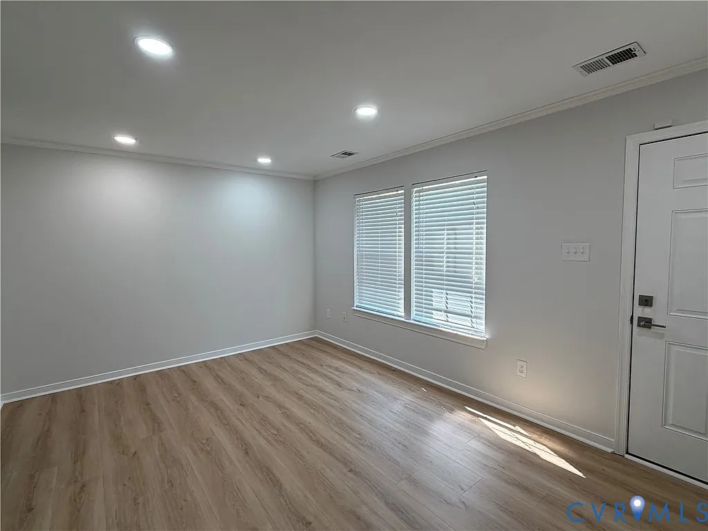 3 bed, 2.5 bath, 1292 sqft, $2,495 — Photo 3