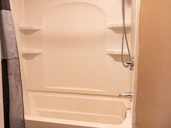 3rd image of 38 Greenacre Sq #3