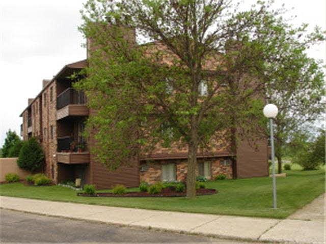 1st image of 100 Kennedy Park Cir. #101