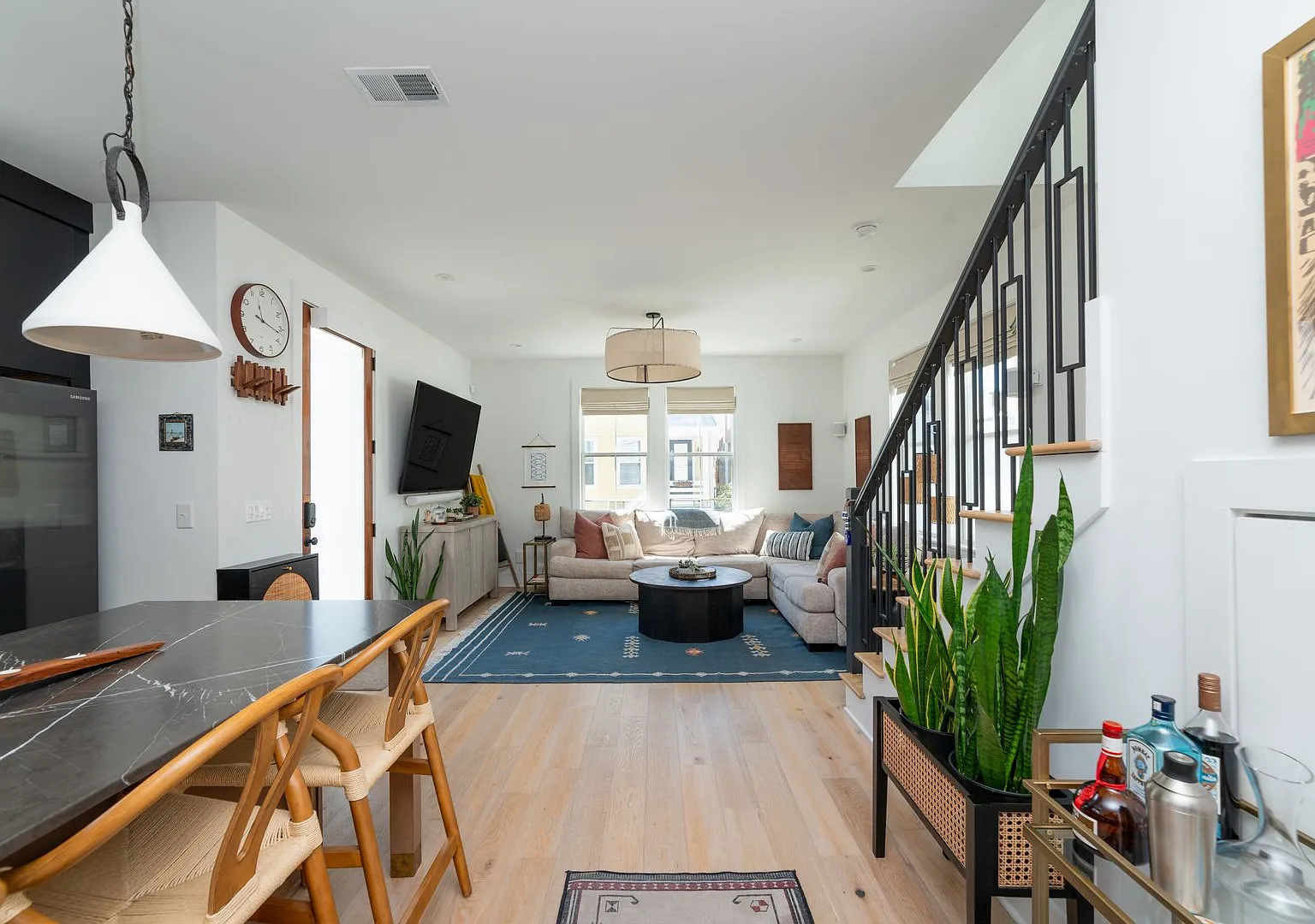 Tide & Cooper — Photo 1