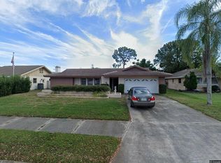 8040 Canterbury Cir, Seminole, FL 33777