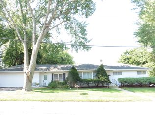 201 Webster St, Algonquin, IL 60102