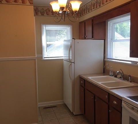 4th image of 1706 Baird Ave