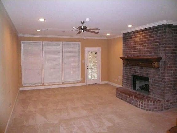 5th image of 812 Waterwood Ln