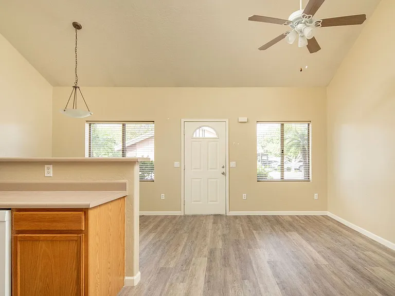 Bella Rosa Apartments — Photo 57