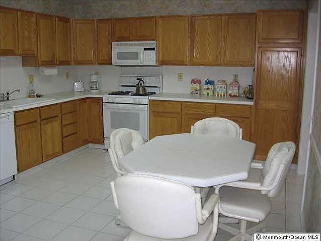2nd image of 308 Kinglet Drive N