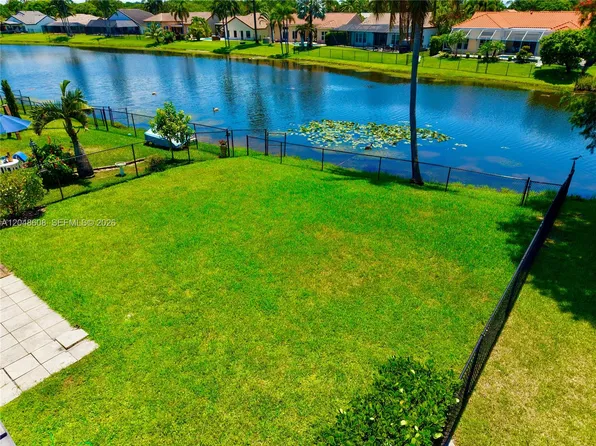 9291 Arborwood Cir, Fort Lauderdale, FL 33328