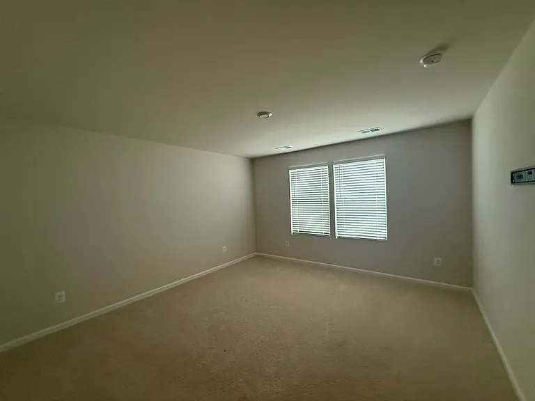 106 Empire Ln — Photo 4
