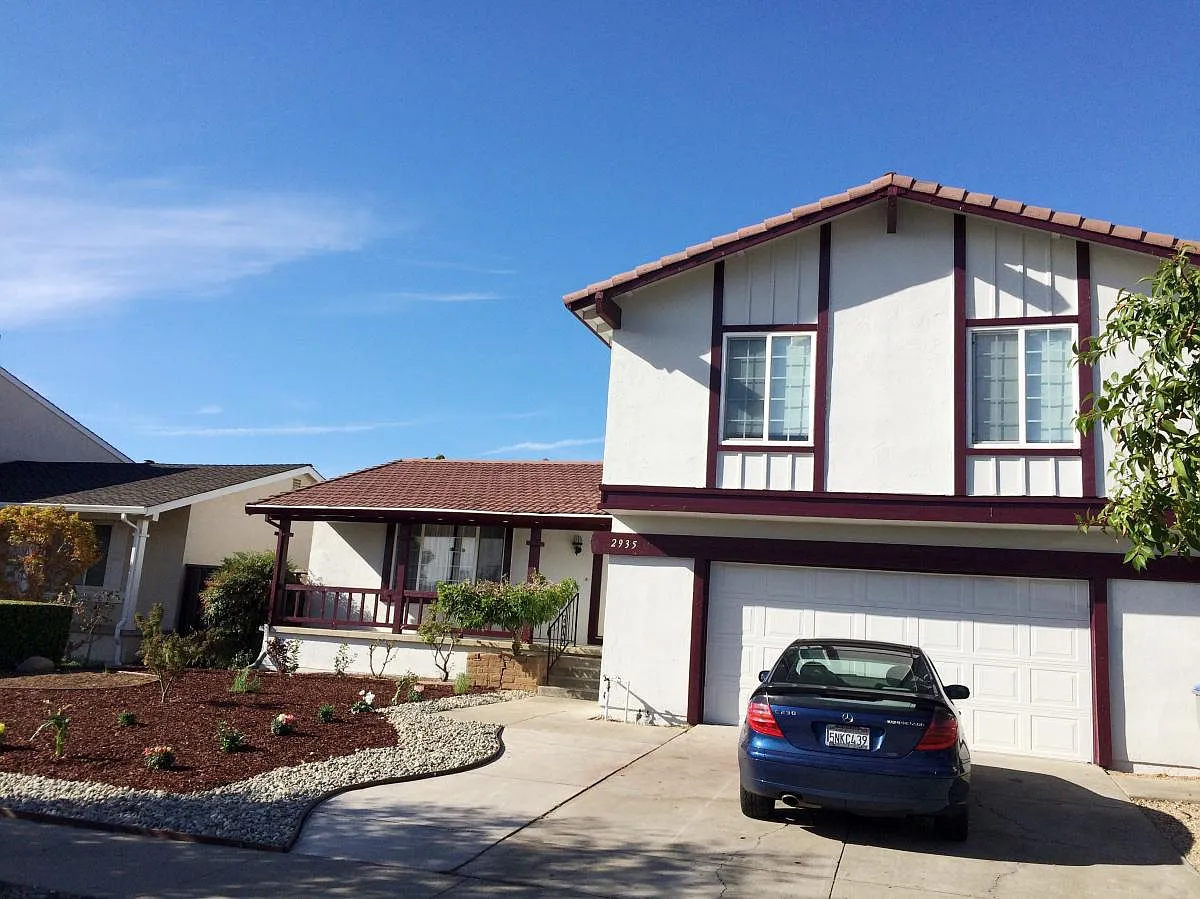 2935 Mayglen Way photo 1