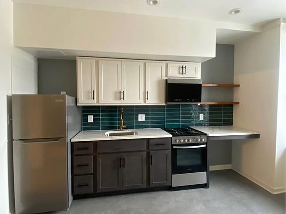 2nd image of 505 Washington St #5F