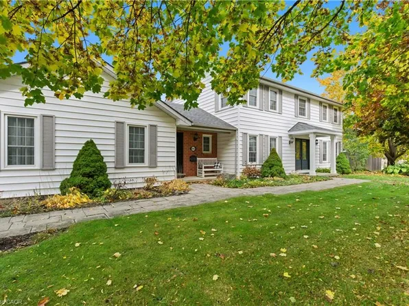 1 Meander Clos, Flamborough, ON L0R 1H1