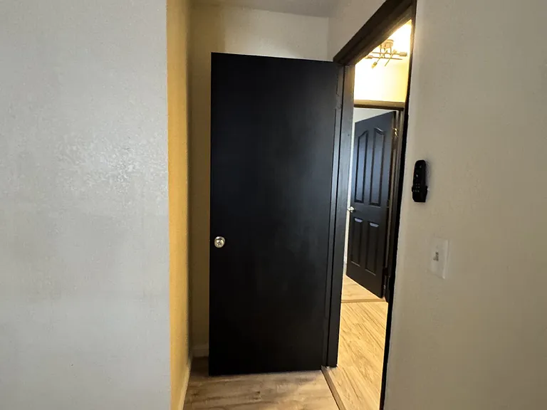4300 El Como Way — Photo 16