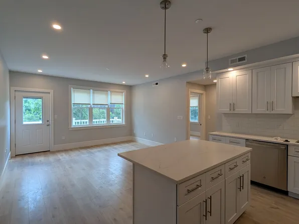 124 Kenrick St, Brighton, MA