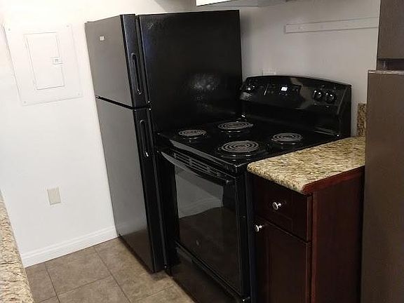 3rd image of 2109 Sunrise Ave APT 3