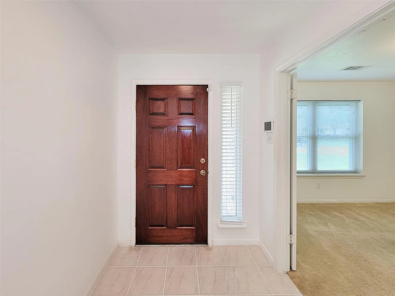 4 bed, 2.0 bath, 1915 sqft, $2,200 — Photo 4