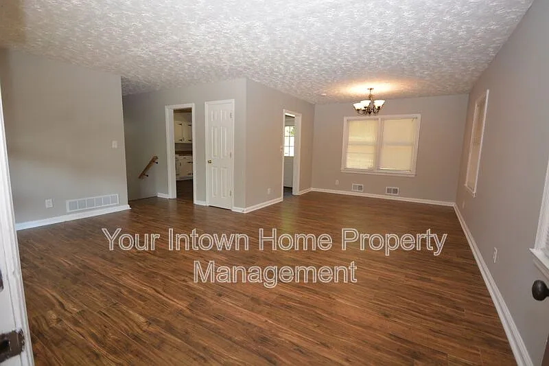 3 bed, 2.0 bath, 1296 sqft, $1,795 — Photo 1
