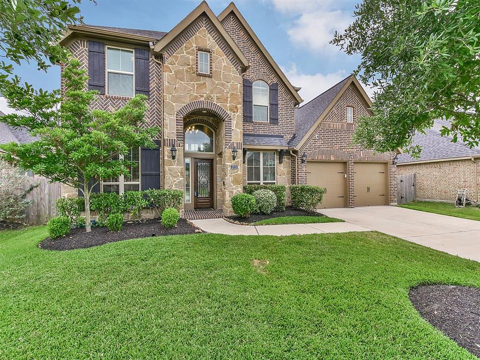1st image of 2715 Park Oak Ct
