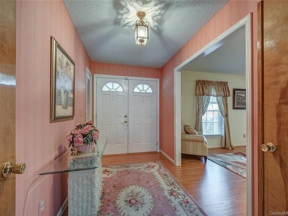 4th image of 1900 Kingston Dr