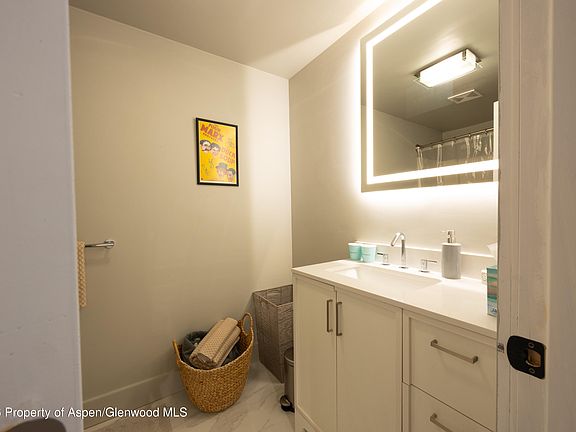 4th image of 304 Waterview Dr