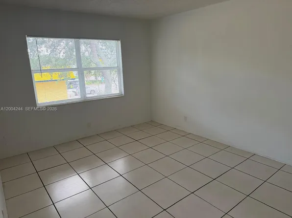 280 S Cypress Rd APT 310, Pompano Beach, FL 33060