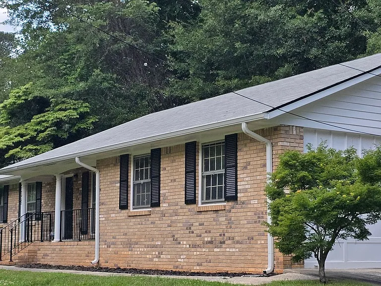 2902 Highbrook Ct — Photo 2
