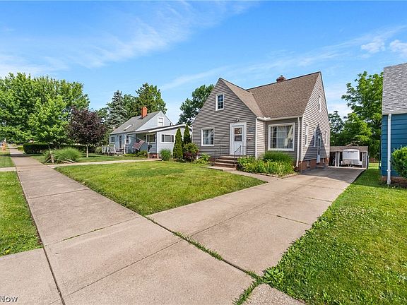 3rd image of 3114 Torrington Ave