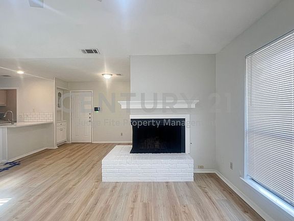 2nd image of 3037 Airhaven St