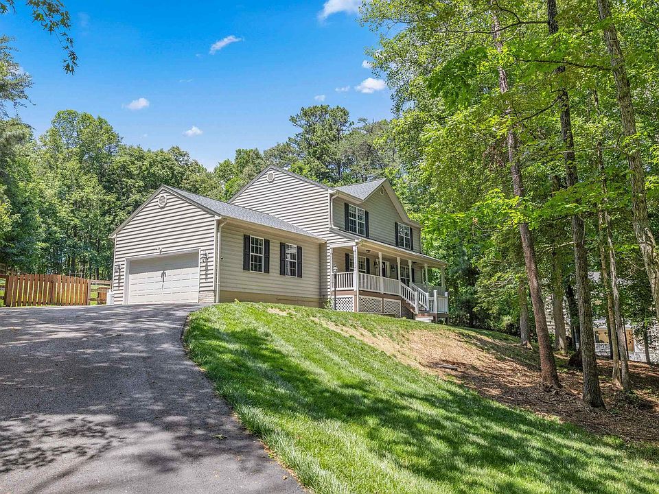 1st image of 165 Hemlock Ln