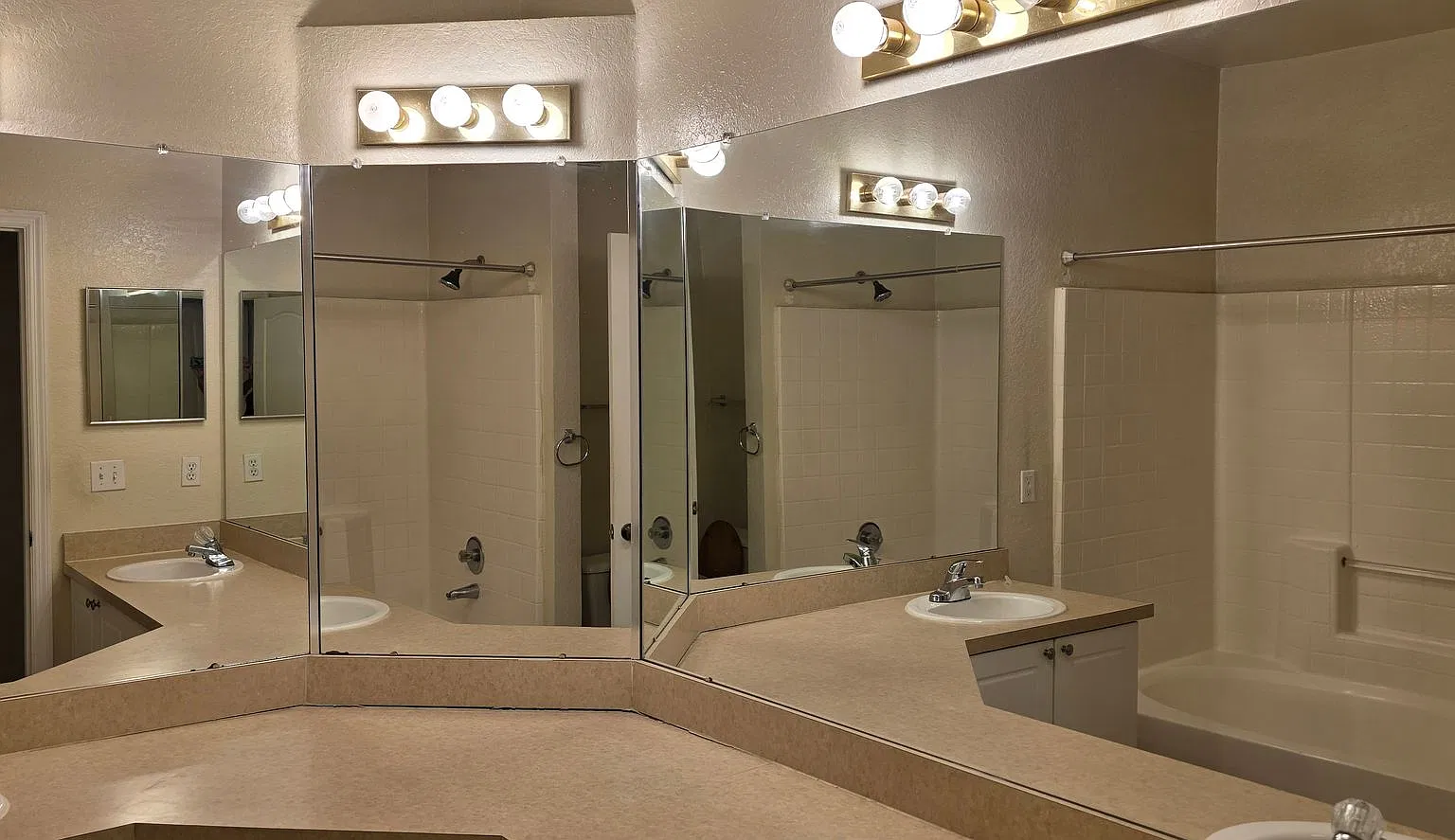 Luxury living in Orlando. 2 bedroom condo — Photo 3