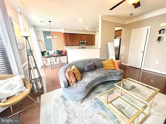 5th image of 13673 Venturi Ln #234