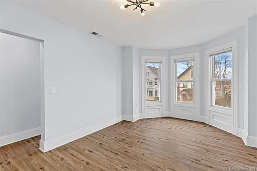 55 Admiral St #2 Photo 1