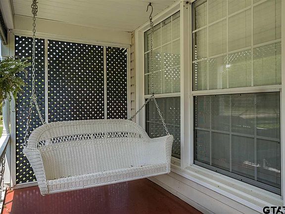 3rd image of 619 E Bean Ave