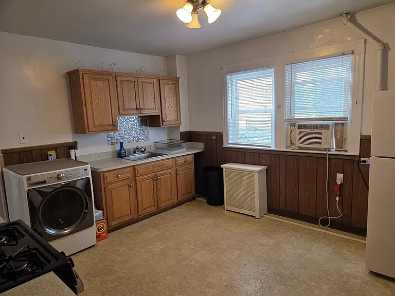 21 Olney St #1 — Photo 8