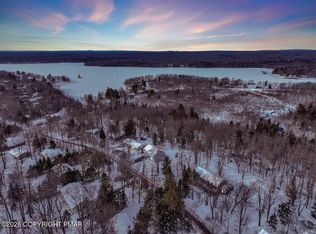 294 Stillwater Dr, Pocono Summit, PA 18346