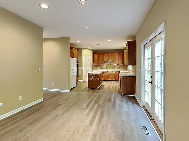 637 Rebecca Ives Dr NW — Photo 4