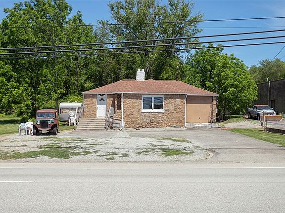 2nd image of 1065 University Dr