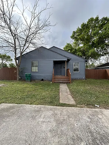 301 W Austin Ave Photo 1