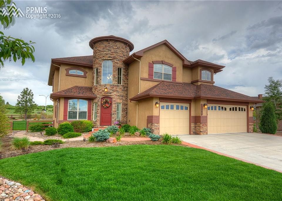 Luxury Living at it's Best!