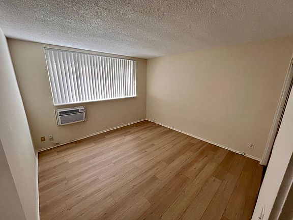 5th image of 1827 N Fuller Ave #7