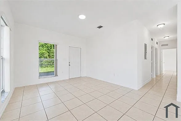 10357 SW 178th St — Photo 7