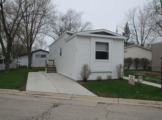 1158 Bayside Rd, Elgin, IL 60123