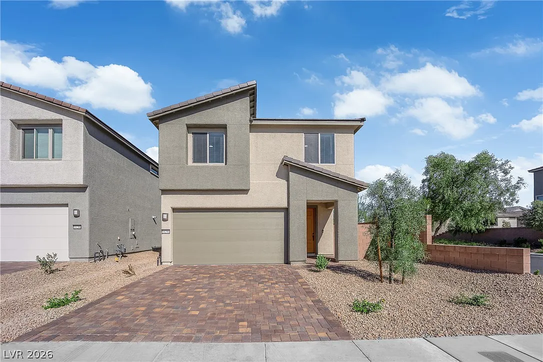 4 bed, 2.5 bath, 2274 sqft, $2,600 — Photo 1