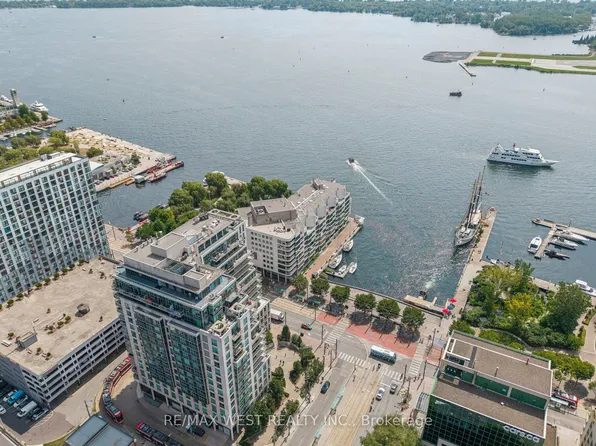 410 Queens Quay W #1104, Toronto, ON M5V 3T1