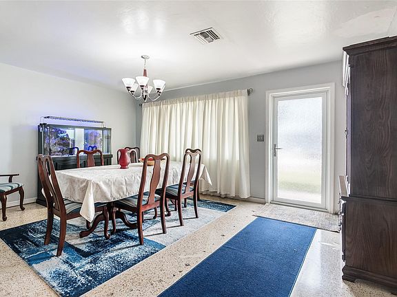 5th image of 310 N 66th Terrace