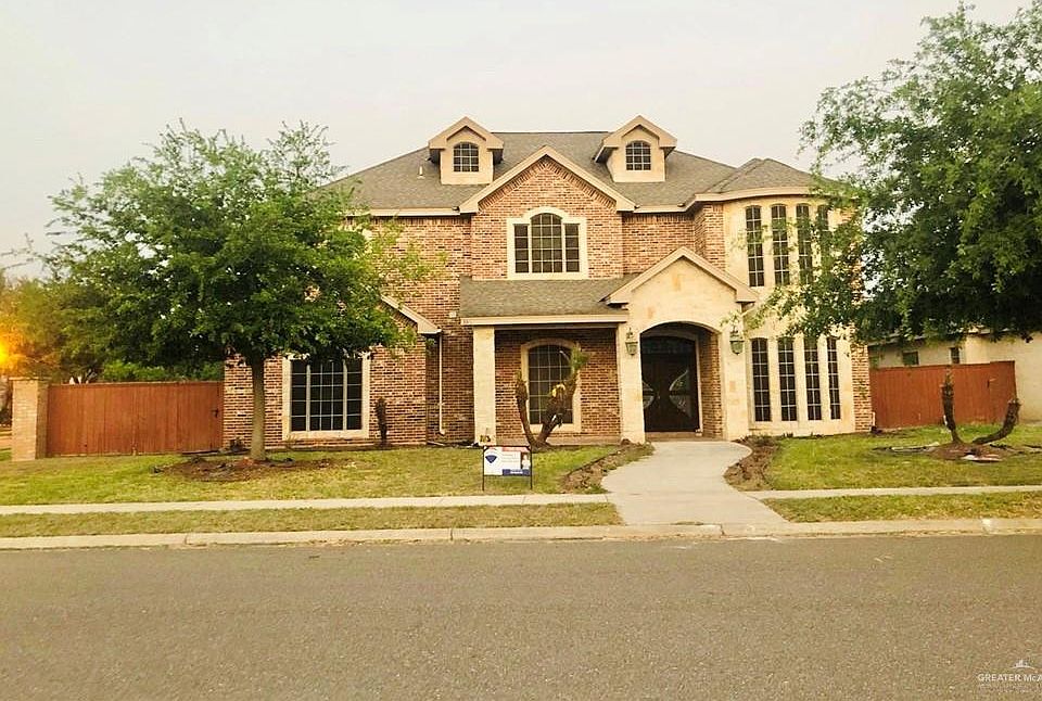 1st image of 3301 Grand Canal Dr