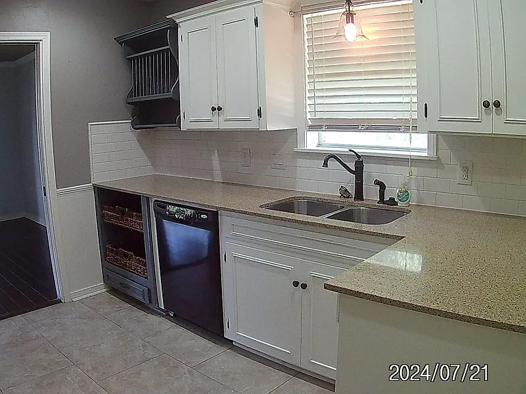 601 Rock Hollow Dr — Photo 7