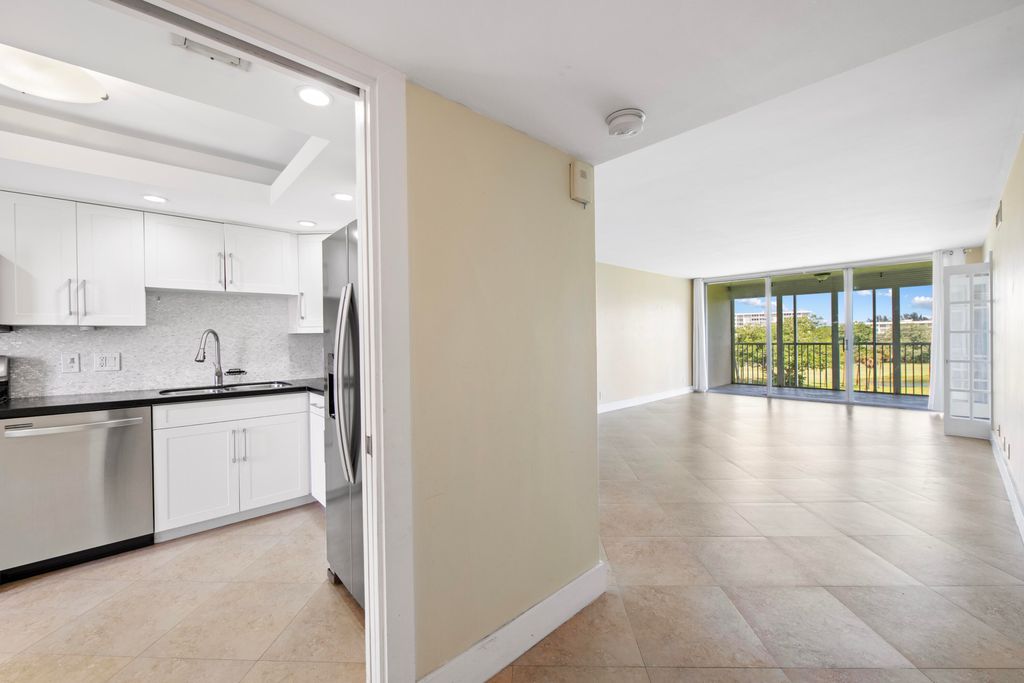 2851 S PALM AIRE Drive #503, photo 6